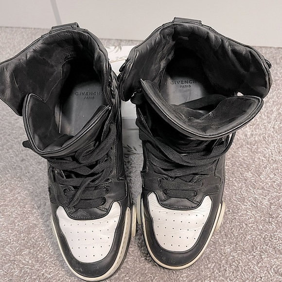 GIVENCHY black leather high top sneakers size43 - Picture 2 of 6